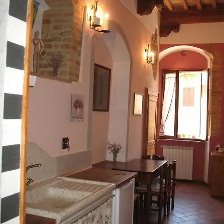 Locazione Turistica Totti 2* سان جيمينيانو
